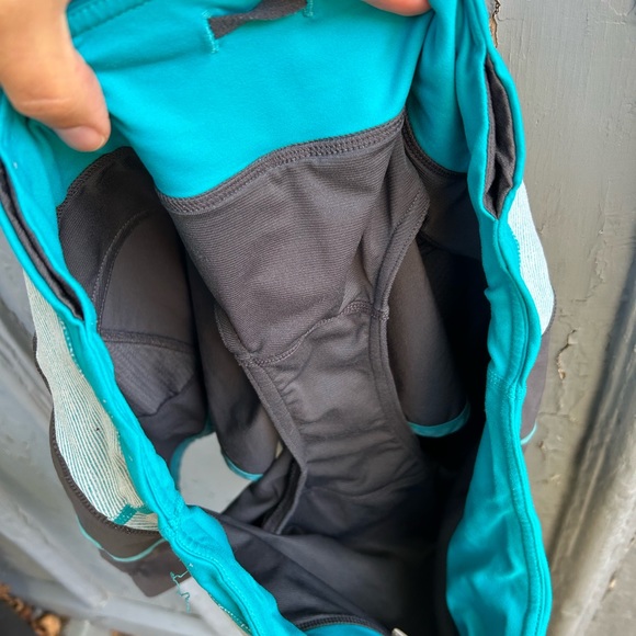 Lululemon Groovy Run Short, size 8 - Picture 11 of 13